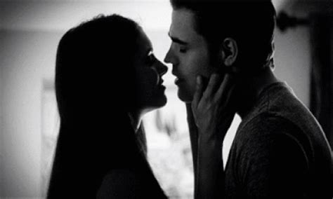 passionate kissing gif|Romantic Kiss GIFs